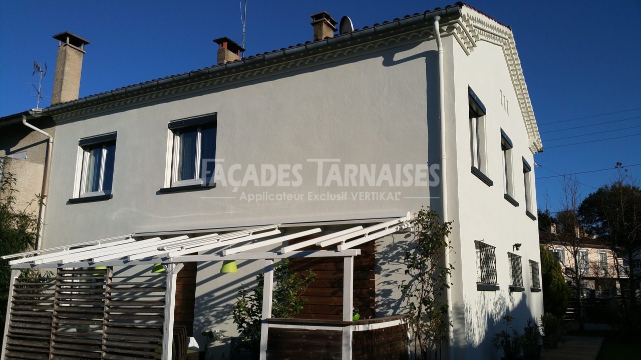 Artisan peintre façades d'une maison à Castres, 81100, Tarn