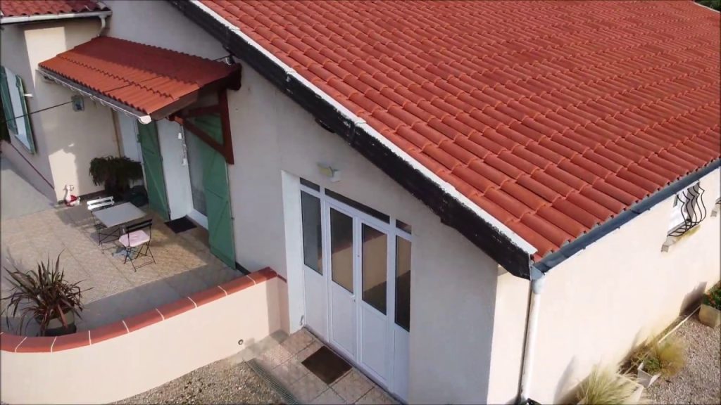 Façade d'une maison avec toit rouge, Façades Tarnaises, Façadier Tarn.